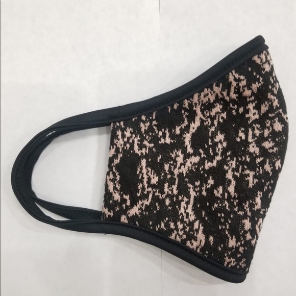 Brand New Cute Camo Mask with Stretchy Spandex - Picture 1 of 1